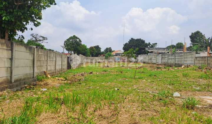 For rent: large and cheap land on the side of the main road in strategic Gunung Sindur.