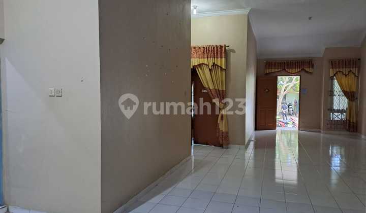 Affordable ready-to-occupy house for rent near a mall in strategic South Tangerang