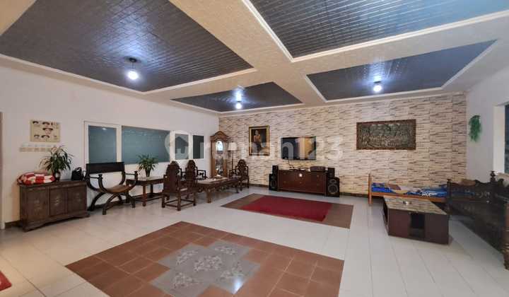 For Sale Cheap Beautiful Vill Mountain View Strategic Fully Furnished Large Swimming Pool Freehold