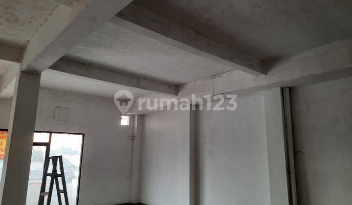 For Rent 3-Story House Jl. Raden Patah Tangerang Banten 2
