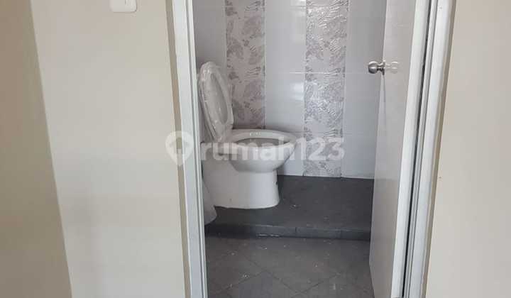 Dijual Rumah 2 Lantai di Taman Semanan Indah 2