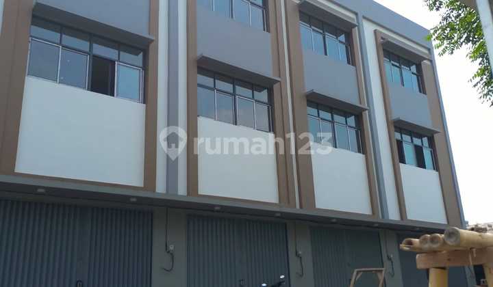 For Rent 3-Story Shop House Jl. Peternakan Ii Kupuk West Jakarta For Rent 3-Story Shop House Jl. Peternakan Ii Kupuk West Jakarta