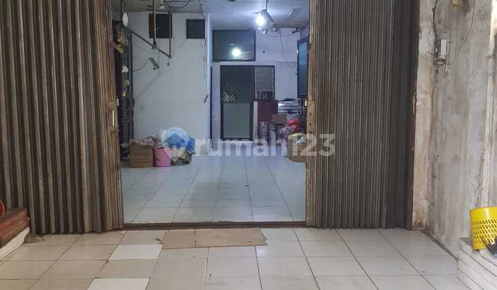 For Rent: 4-Storey Shop House in Jelambar Baru, Grogol