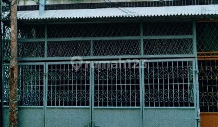 Disewakan Ruko 2,5 Lantai di Teluk Gong