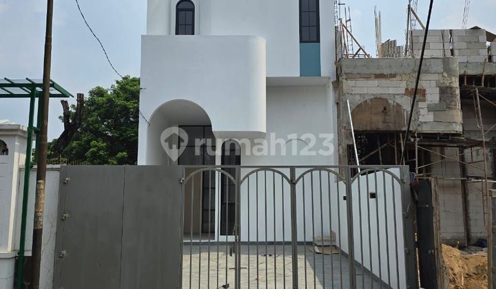 Rumah Baru Mewah Santorini Dalam Kompleks Shm Di Joglo 2