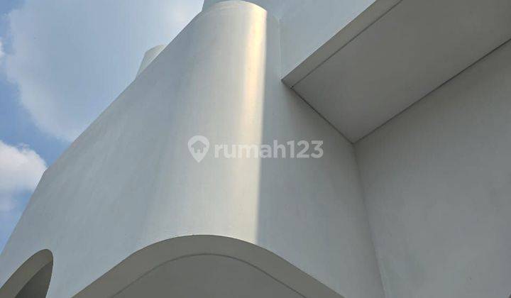 Rumah Baru Mewah Sentorini Dalam Kompleks 2