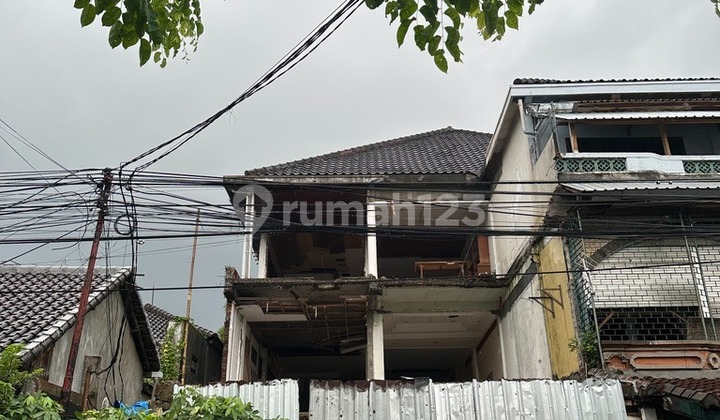 For Sale: 2-Story Shop House Under Construction in the Commercial and Tourism Area of Legian, Near Doublesix Beach. 2
