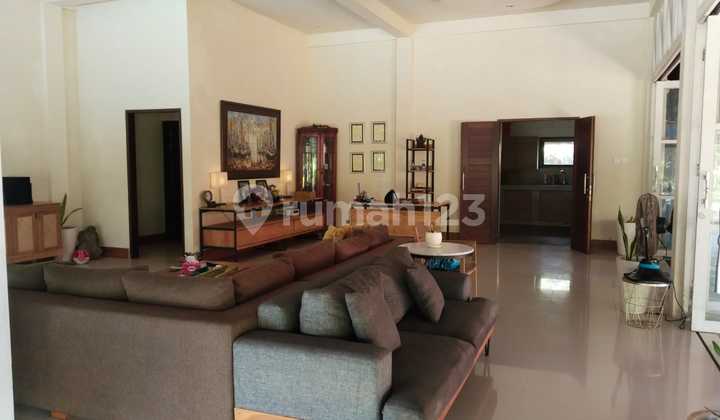 For Sale 2-Story Villa near Saba Beach Gianyar, a quiet and comfortable villa area. For Sale 2-Story Villa near Saba Beach Gianyar, a quiet and comfortable villa area.