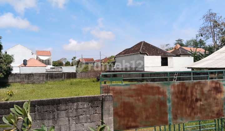 Vacant land for sale with perimeter wall in the Gong Cave area, featuring residential, villa, and boarding house zones.