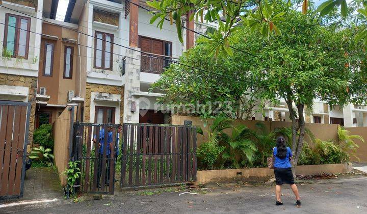 Dijual Rumah 2 Lantai di Kawasan Perumahan One Gate System Taman Giri Nusadua 1