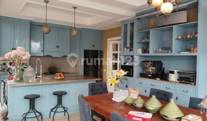 For Sale 2-Story Villa located in Umalas Kerobokan, a villa and commercial area close to the Beach.