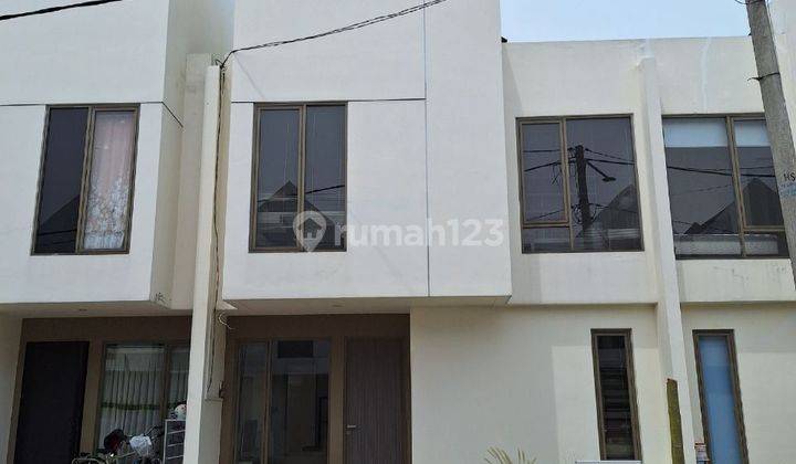 Rumah di  The Juanda dkt bandara juanda 2 Lantai SHM Baru  1