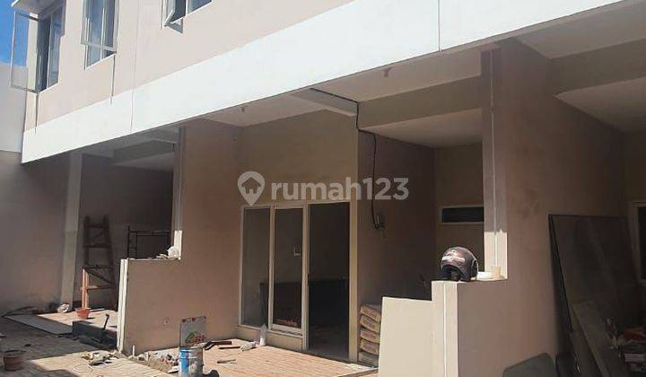 Rumah di Kutisari dkt petra 2 Lantai SHM Baru 2