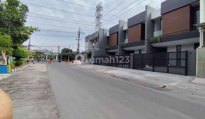 Rumah 2 Lantai Kutisari Istimewah Modern Minimalis 2