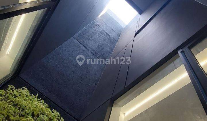 Rumah 2 Lantai Kutisari Istimewah Modern Minimalis 2