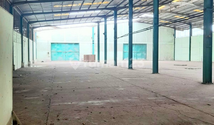 Gudang 2700 M² Di Sunter