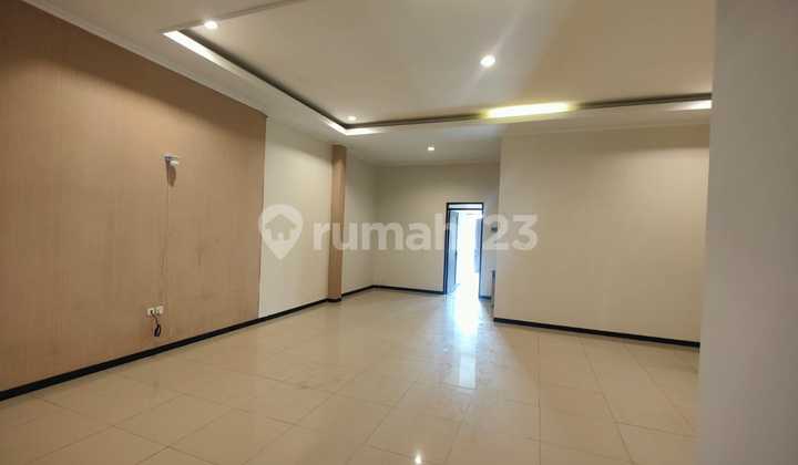 Mekar Wangi, Bandung Rumah 2 Lantai Ruangan Besar Mekar Wangi, Bandung Rumah 2 Lantai Ruangan Besar