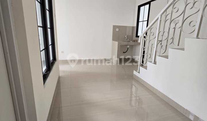 Disewakan Rumah Bagus di Jababeka 2