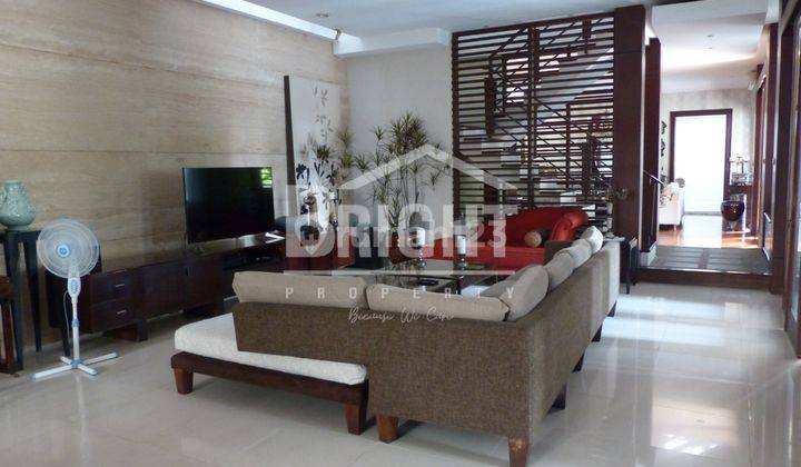 Rumah Mewah Bagus Semi Furnished Private Pool di Kemang Jakarta Selatan 2