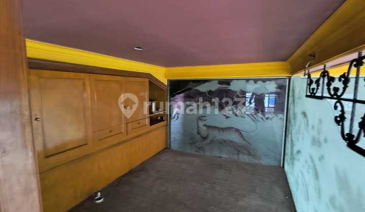 For Rent 5-Story Office Building Ready for Use on Daan Mogot Main Road, West Jakarta