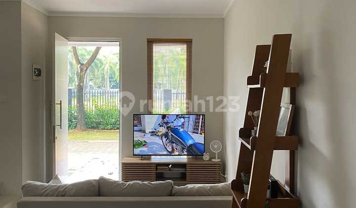 Rumah Modern Minimalis - Desain Clean, Nyaman & Fungsional di Graha Raya Bintaro 2
