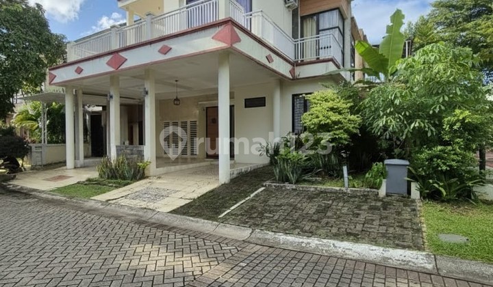 Rumah Sejuk & Asri Dekat Taman di Discovery Residence 2