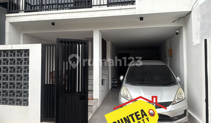 Rumah Modern 3 Lantai Fully Furnished. Akses Mudah & Strategis di Petukangan Selatan Jaksel 2