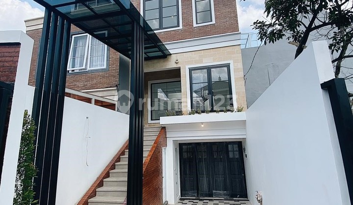 Rumah Modern Stylish, Cocok untuk Keluarga Muda Lokasi Strategis di Bintaro Jaksel Rumah Modern Stylish, Cocok untuk Keluarga Muda Lokasi Strategis di Bintaro Jaksel