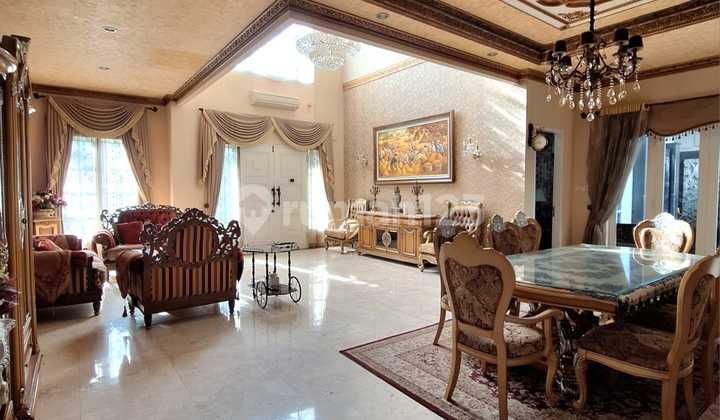 Hunian Modern Luxury, Tampilan Elegan & Fungsional di Graha Taman 2