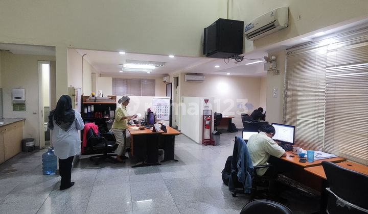 Disewakan Bangunan untuk Kantor, Klinik, Workshop Kebayoran Baru 2