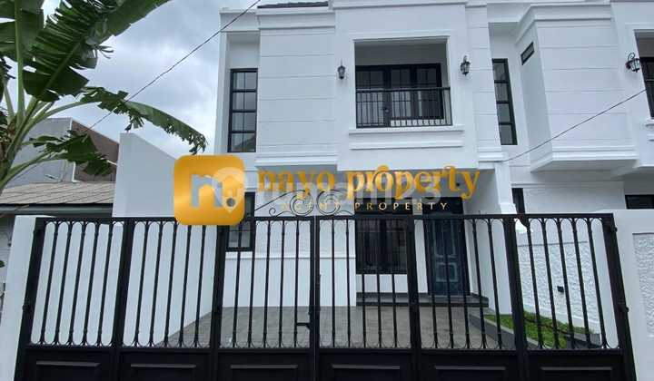 Nice House Ready to Occupy in a Strategic Complex in Pondok Bambu