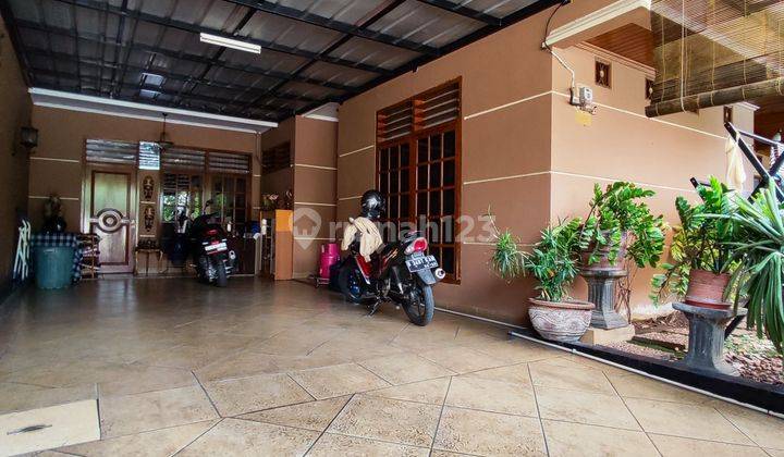 Rumah Mewah Tanah Luas Dekat Tol Di Jatiwaringin Pondok Gede