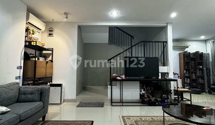 Rumah Cantik Jalan Lebar One Gate System, SHM Bekasi 2