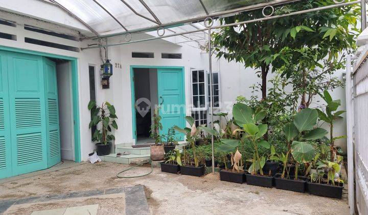 Rumah Memiliki Rooftop Dan Weird Pool Mampang Prapatan Jaksel 2