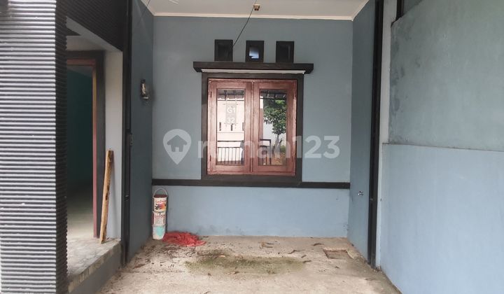 garasi/carport rumah bagus siap huni dalam