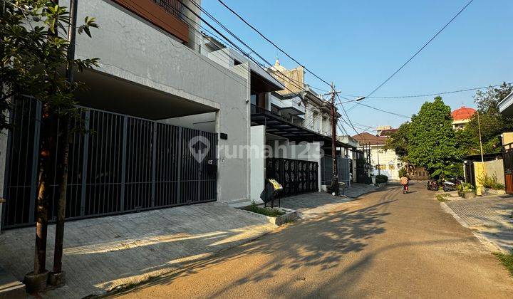 Rumah Cantik Siap Huni dalam Komplek Besar Pulomas Jaktim, SHM 1