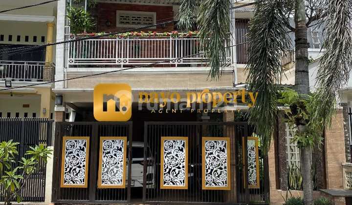 Boulevard House Fronting Park Within Complex Near Toll in Cimuning 2