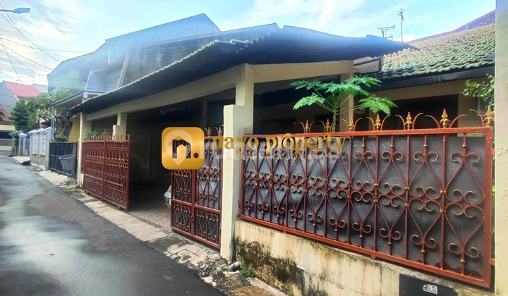 Nice House, Spacious Land, Swimming Pool at Laguna Garden Cibubur. Nice House, Spacious Land, Swimming Pool at Laguna Garden Cibubur.