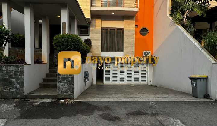 Rumah Bagus Ada Kolam Renang Lokasi Strategis di Lebak Bulus