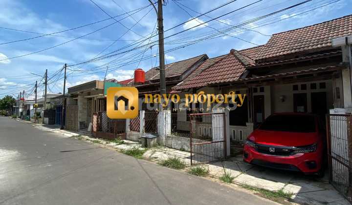 Good House with Large Land in Dukuh Zamrud Complex, Mustika Jaya 2
