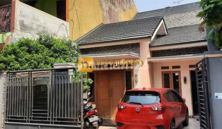 Nice House Ready to Occupancy Strategic Location in Otista East Jakarta