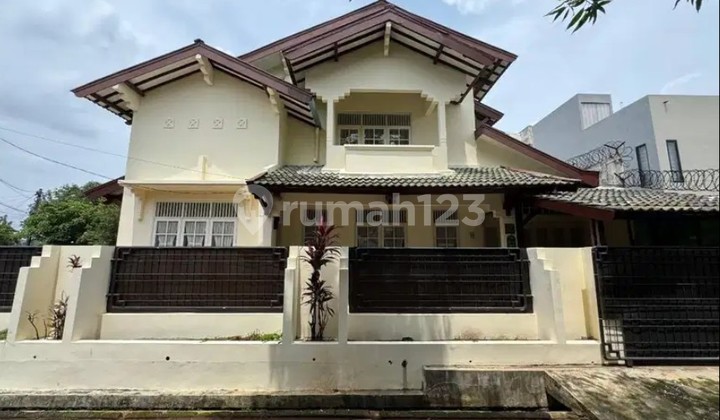 Rumah Bagus Asri Siap Huni Hadap Taman Dalam Komplek Bintaro Jaya
