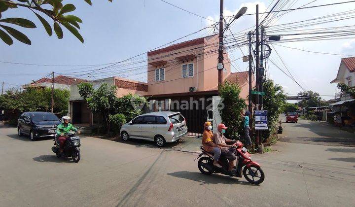 Rumah Bagus Hoek Pinggir Jalan Utama Perumnas Depok 2 1