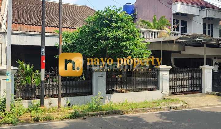 Main Roadside House in Pondok Kelapa Duren Sawit Complex 2