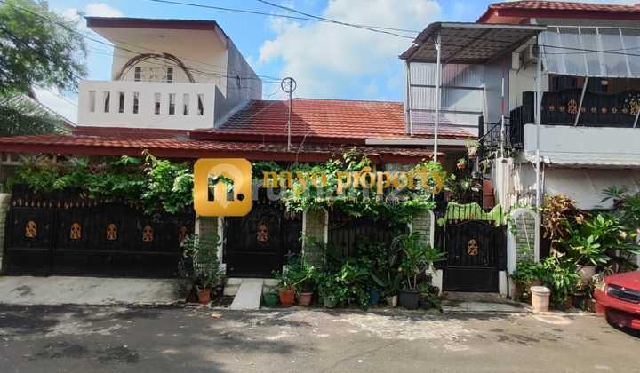 Nice House, Inside Hook Position in a Complex in Pondok Bambu, Duren Sawit. 2