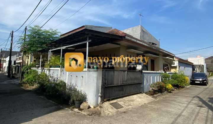 Rumah Hook Tanah Luas Dalam Komplek Strategis Di Jakasampurna Galaxy