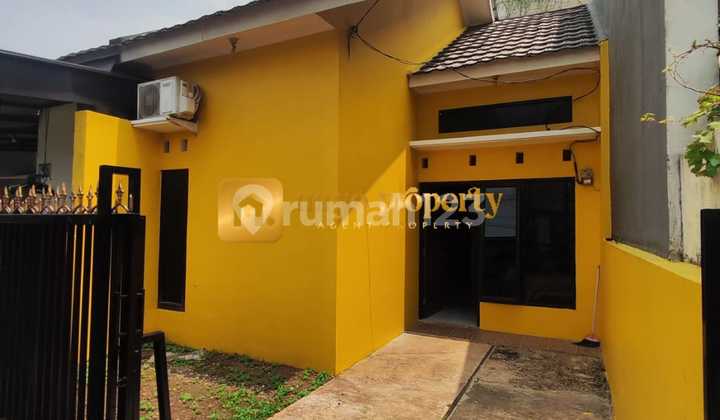 Old House 2 Floors Strategic Location in Tebet South Jakarta Old House 2 Floors Strategic Location in Tebet South Jakarta