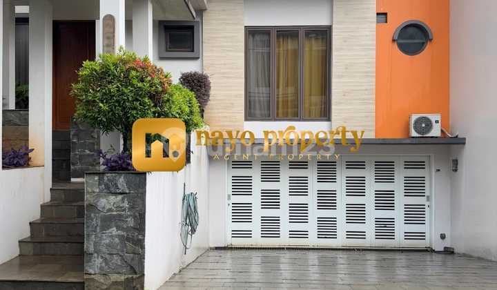 Rumah Bagus Ada Kolam Renang Lokasi Strategis di Lebak Bulus