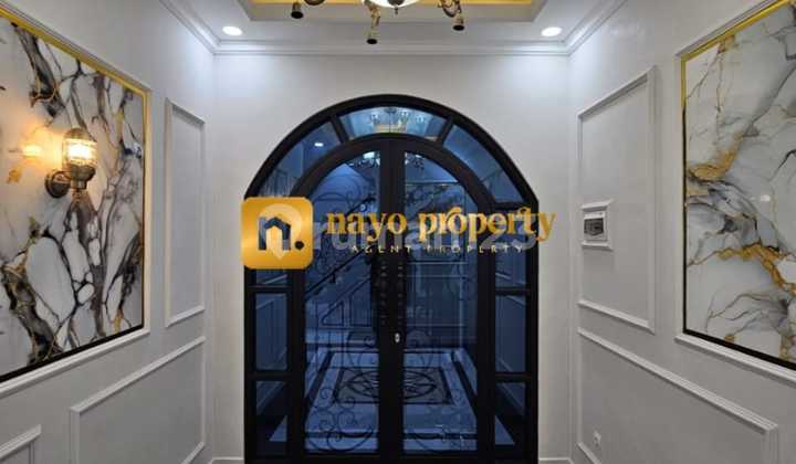 Ready-to-Occupy 3-Story New House Near Golf Course in Jagakarsa 2