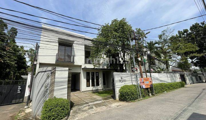 Ada Private Pool Rumah Bagus 2 Lantai Plus Rooftop Kemang  1